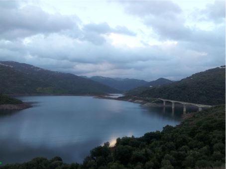 Taksebt dam in Oued-Aïssi, Kabylia, Algéria © Source